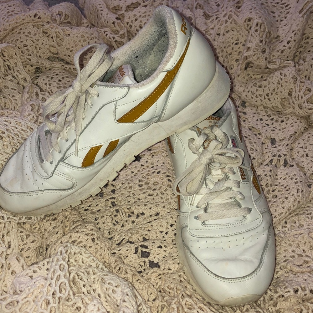 Reebok Classics - Picture 3 of 4
